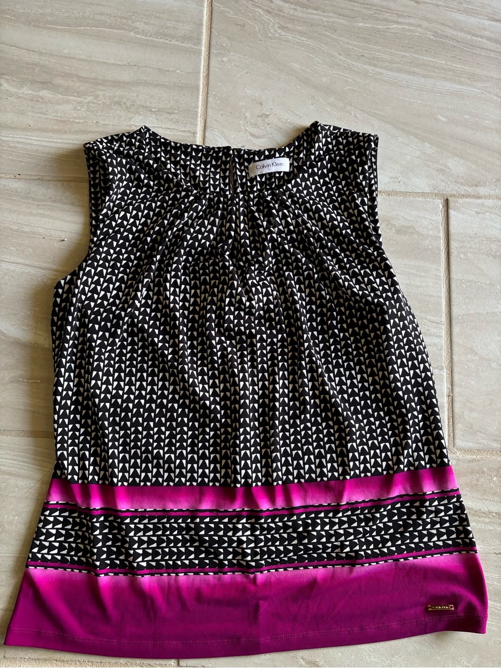 Calvin Klein Black & Fuchsia Patterned Sleeveless Camisole women’s medium
